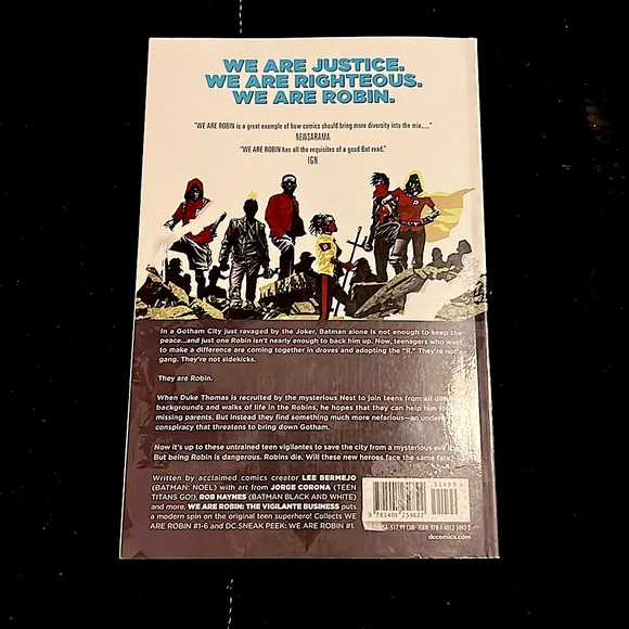 We Are Robin: Vol 1: The Vigilante Business - SOFTCOVER - Picture 3 of 3